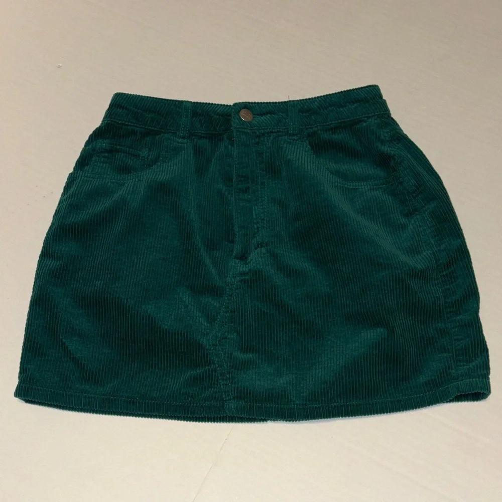 BONGO Hunter Green Corduroy Mini Skirt Women’s Size Medium